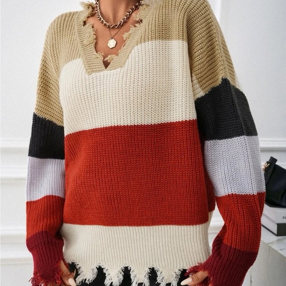 Cozy color block distressed sweater - Picture 5 of 6